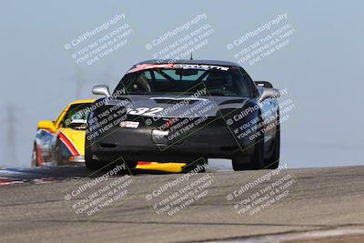 media/Oct-26-2025-CalClub SCCA (Sun) [[8ce1e69566]]/Group 4/Grapevine/